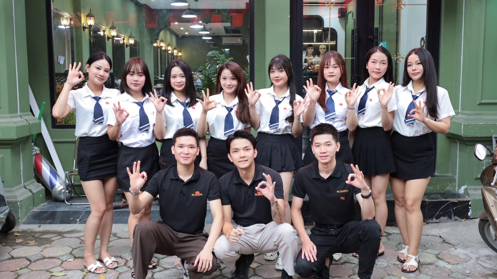 Làm Bảng Hiệu Barbershop cho OK Barber - Thế Giới Tóc Nam 2 hình ảnh thi công bảng hiệu barbershop cho ok barber