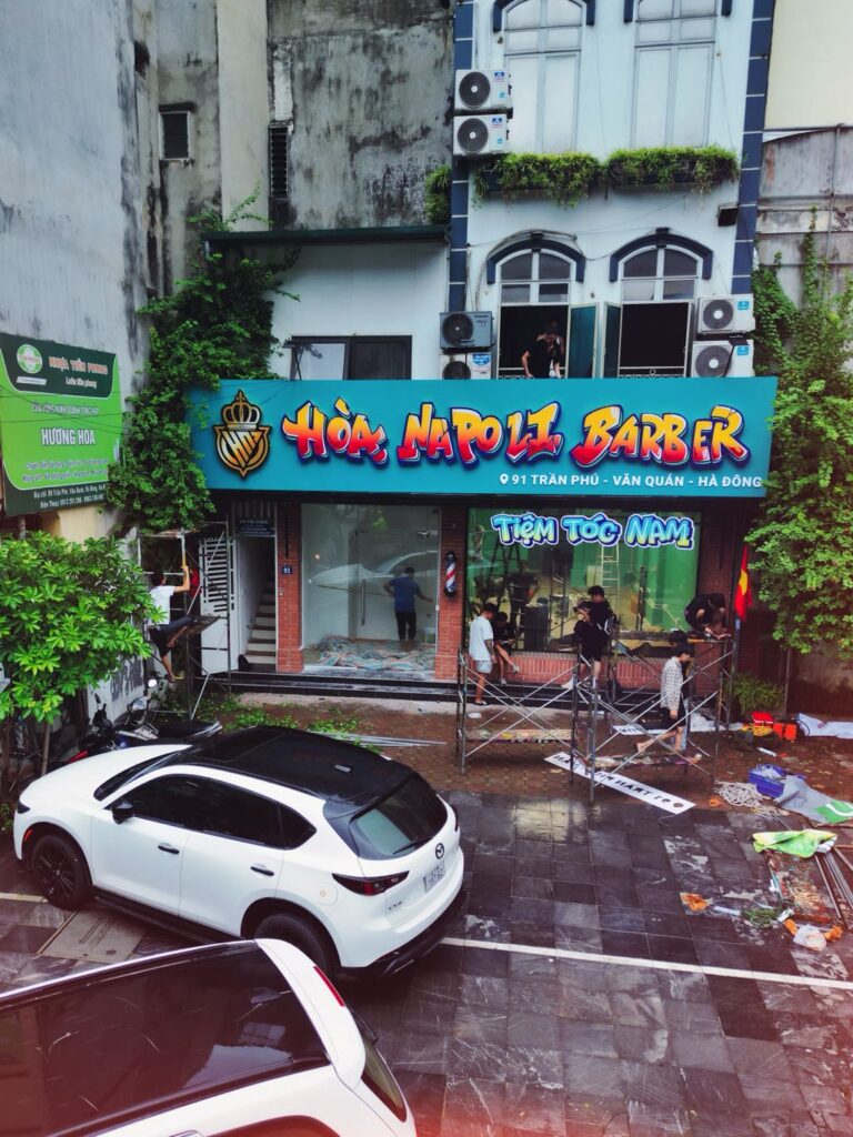 Trang Trí Barbershop Phong Cách Graffiti Cho Chuỗi Hòa NapoLi 9 trang trí barbershop