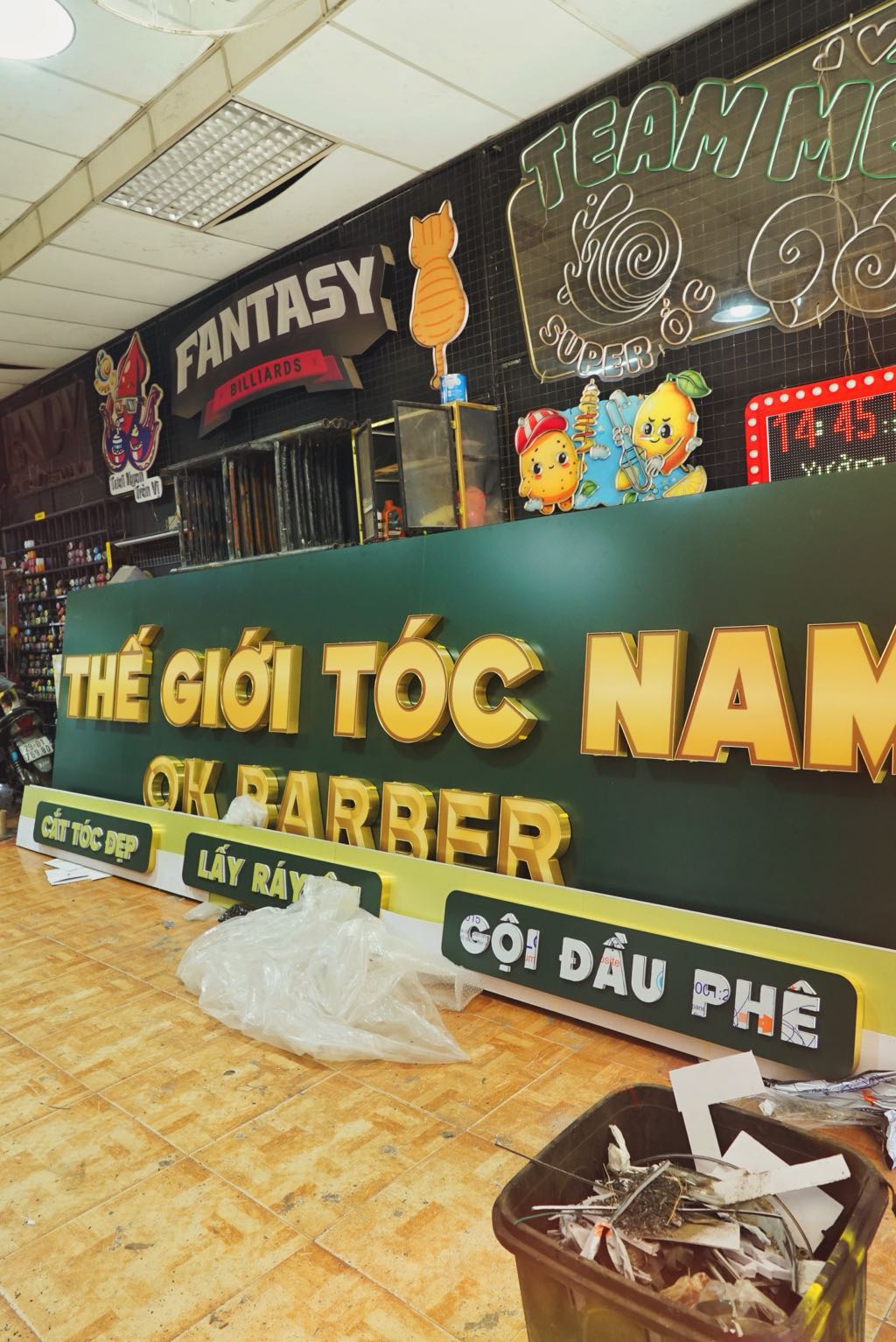 Làm Bảng Hiệu Barbershop cho OK Barber - Thế Giới Tóc Nam 4 bảng hiệu barber