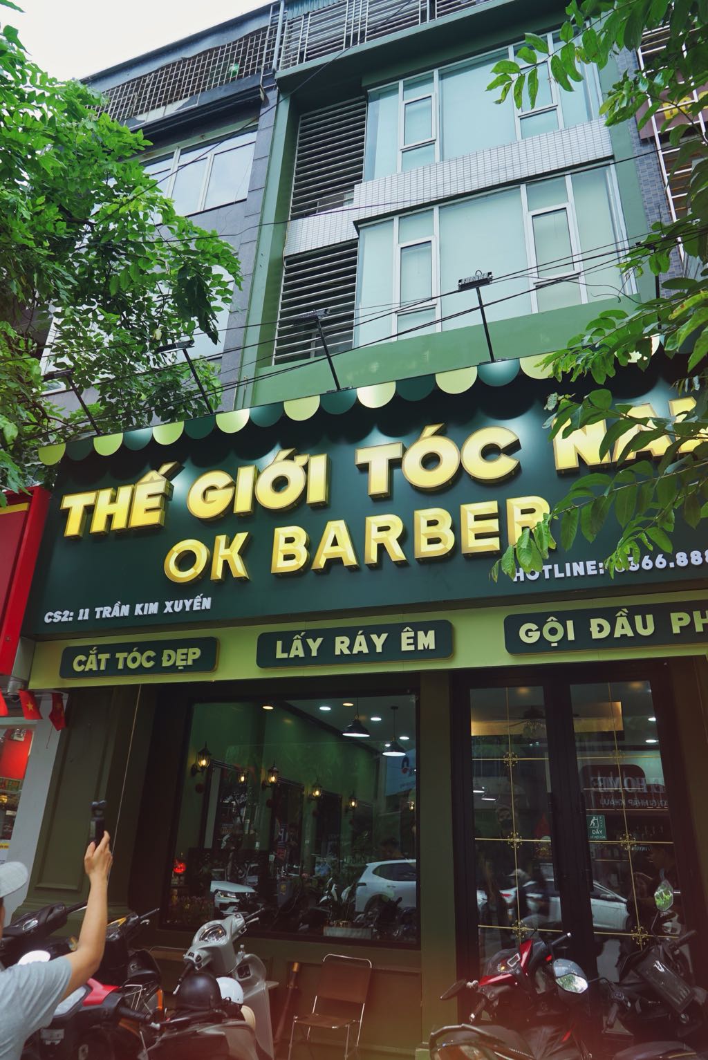 Làm Bảng Hiệu Barbershop cho OK Barber - Thế Giới Tóc Nam 8 thi công bảng hiệu barbershop