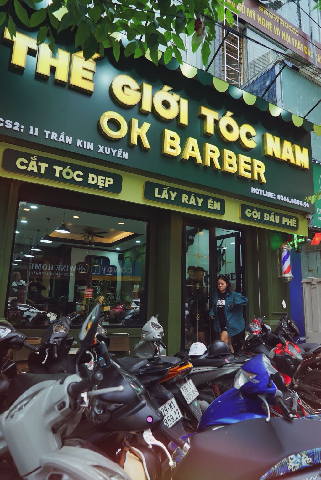 Làm Bảng Hiệu Barbershop cho OK Barber - Thế Giới Tóc Nam 7 trang trí barbershop phong cách classic