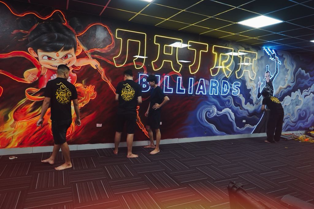 Vẽ Tranh Tường Kết Hợp Đèn Neon Cho Quán Bida Natra - Đan Phượng 6 vẽ tranh tường kết hợp đèn neon cho quán bida