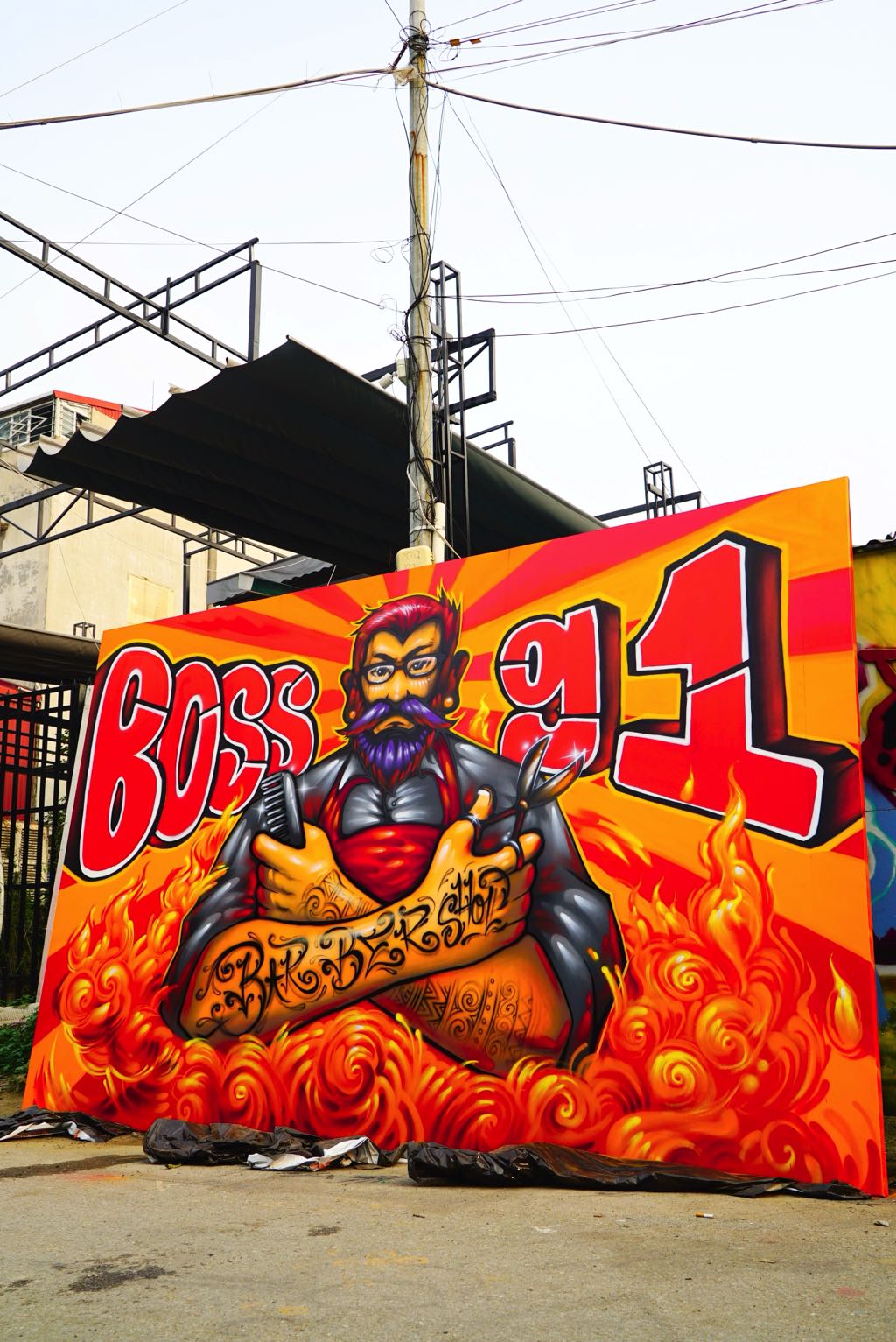 Vẽ Graffiti Cho Barbershop Boss 91 2 không gian hoàn thiện barbershop boss 91