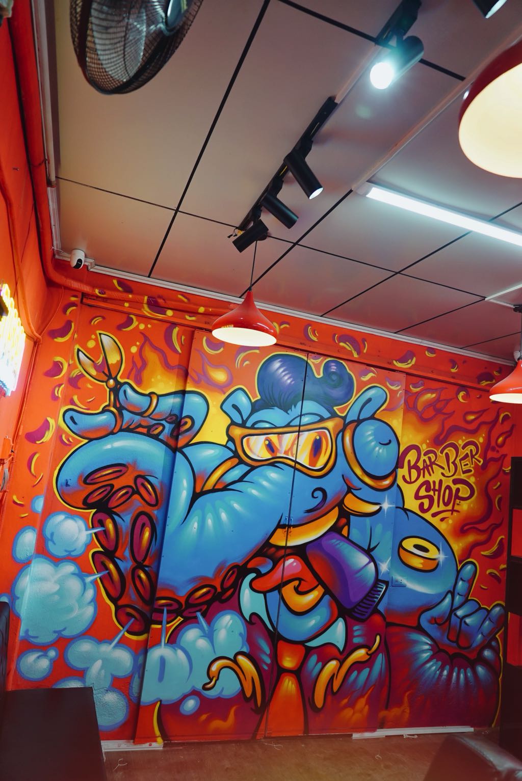 Vẽ Graffiti Cho Barbershop Boss 91 5 toàn cảnh barbershop boss 91