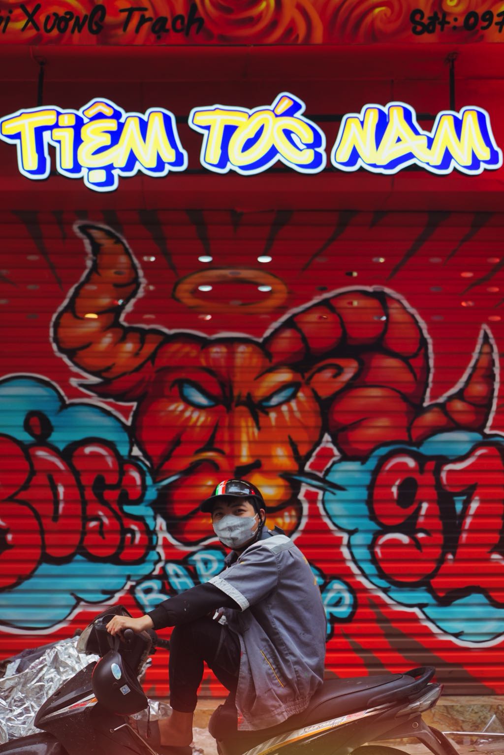 Vẽ Graffiti Cho Barbershop Boss 91 3 chi tiết trang trí barbershop boss 91