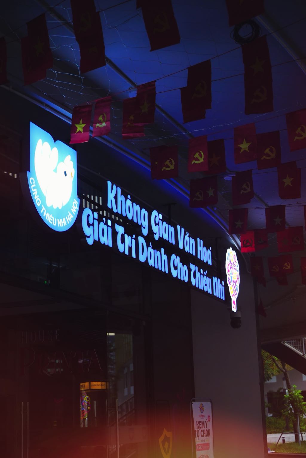 Trang Trí Khu Vui Chơi Trẻ Em Nina De Printa Tại Cung Thiếu Nhi Hà Nội 5 đèn trang trí khu vui chơi