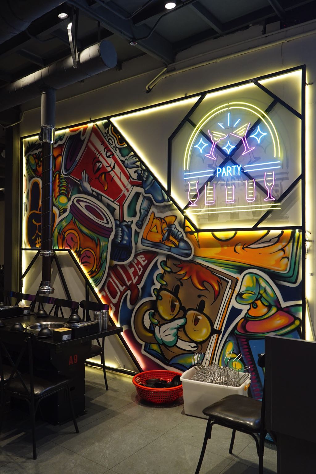 Vẽ Graffiti Tại Hà Nội Trang Trí Nhà Mono Nướng Than Hoa 4 vẽ graffiti nhà hàng