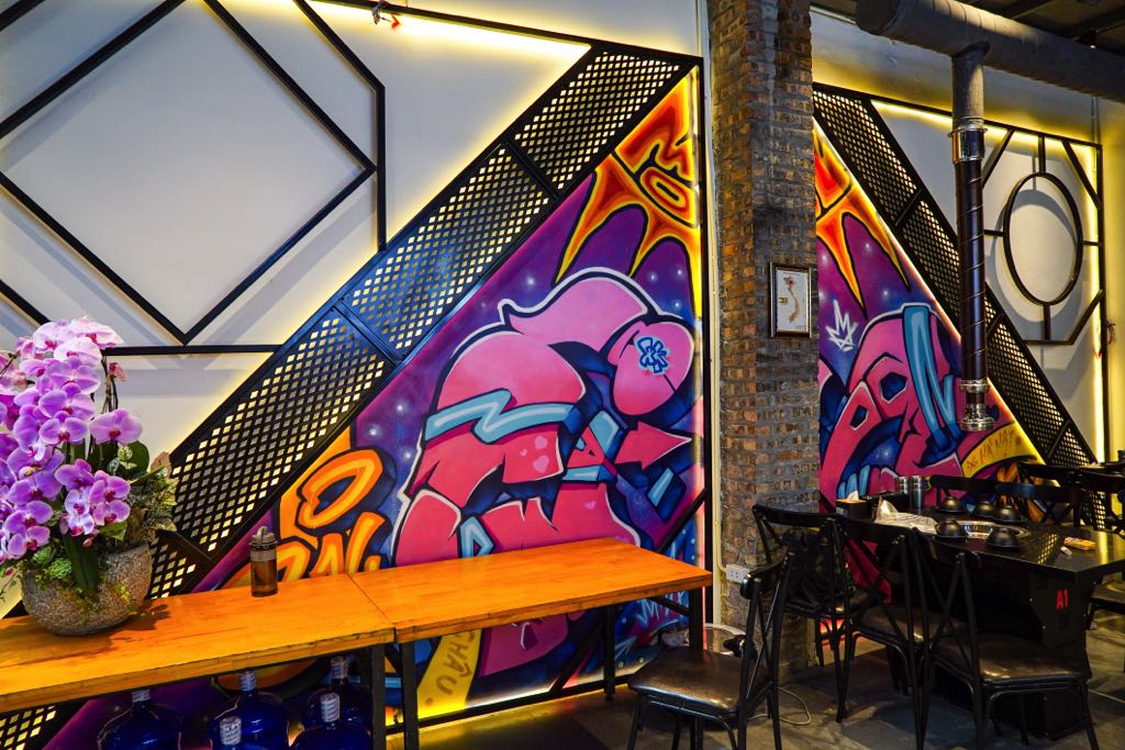 Vẽ Graffiti Tại Hà Nội Trang Trí Nhà Mono Nướng Than Hoa 2 hình ảnh thi công hà nội trang trí nhà mono nướng than hoa