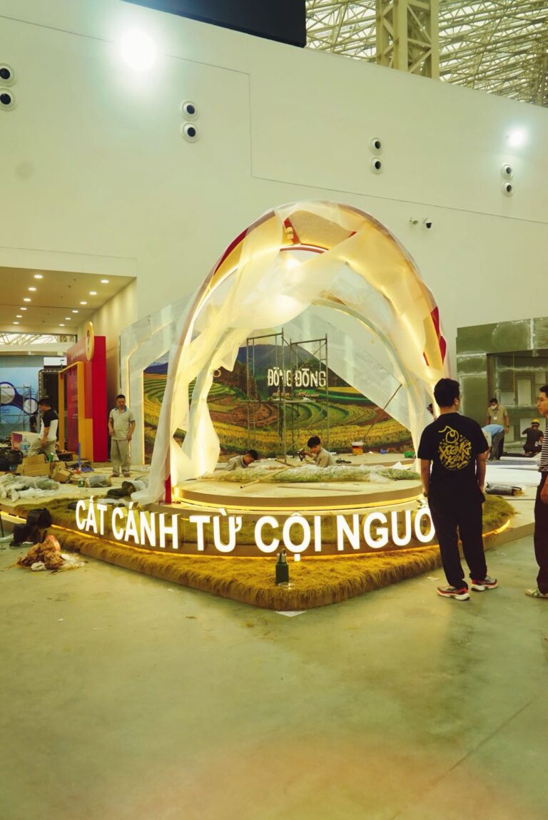 trang trí triển lãm