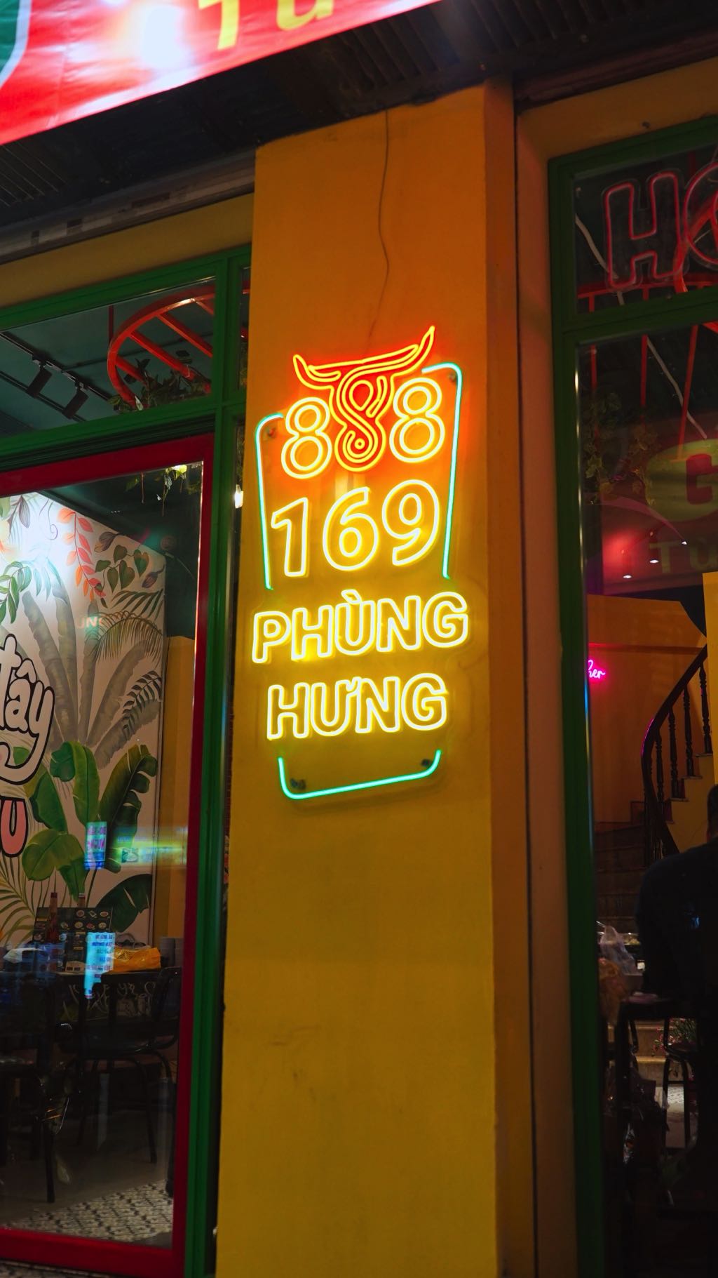 Thiết Kế Nhà Hàng Bò 888 - Không Gian Đèn Neon Rực Rỡ 14 hình ảnh thi công nhà hàng bò 888