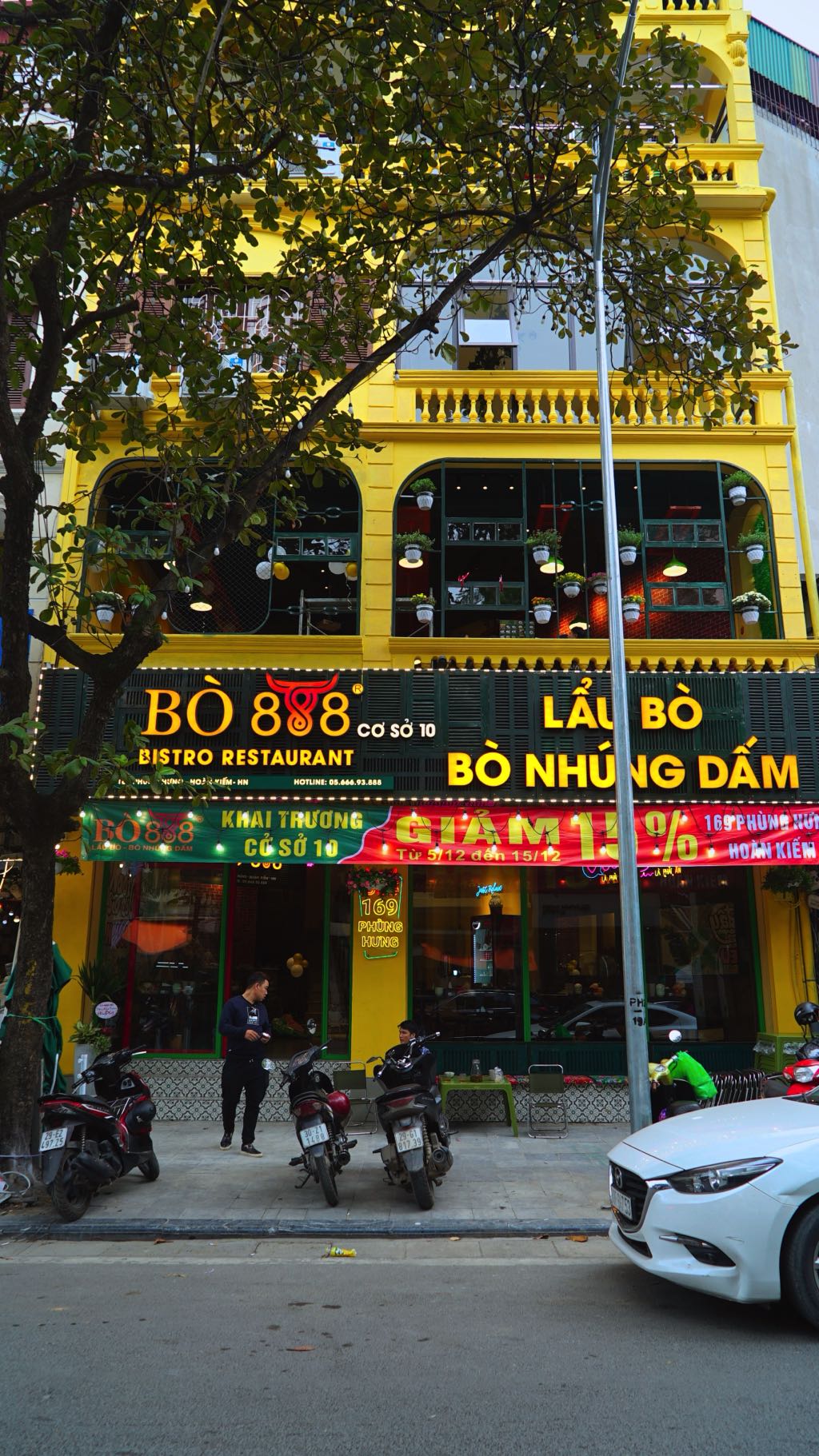 Thiết Kế Nhà Hàng Bò 888 - Không Gian Đèn Neon Rực Rỡ 17 toàn cảnh nhà hàng bò 888