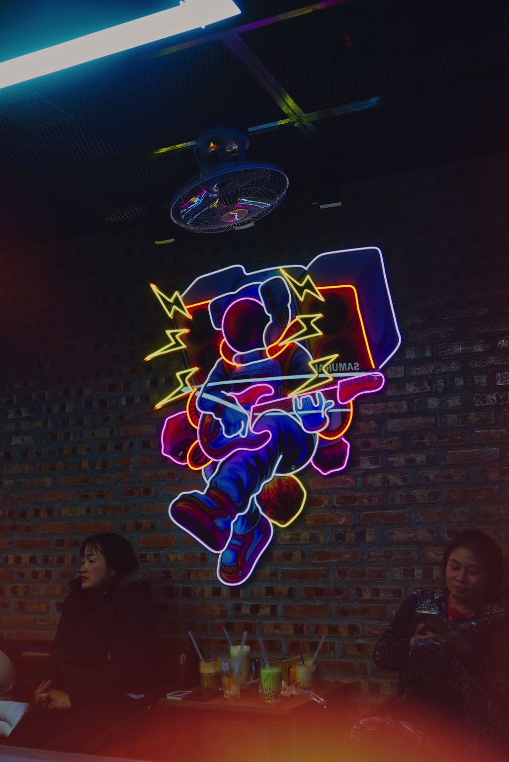 Kaka Public House - Trang Trí Quán Bida Trọn Gói tại Bắc Giang 7 góc nhìn thực tế kaka public house