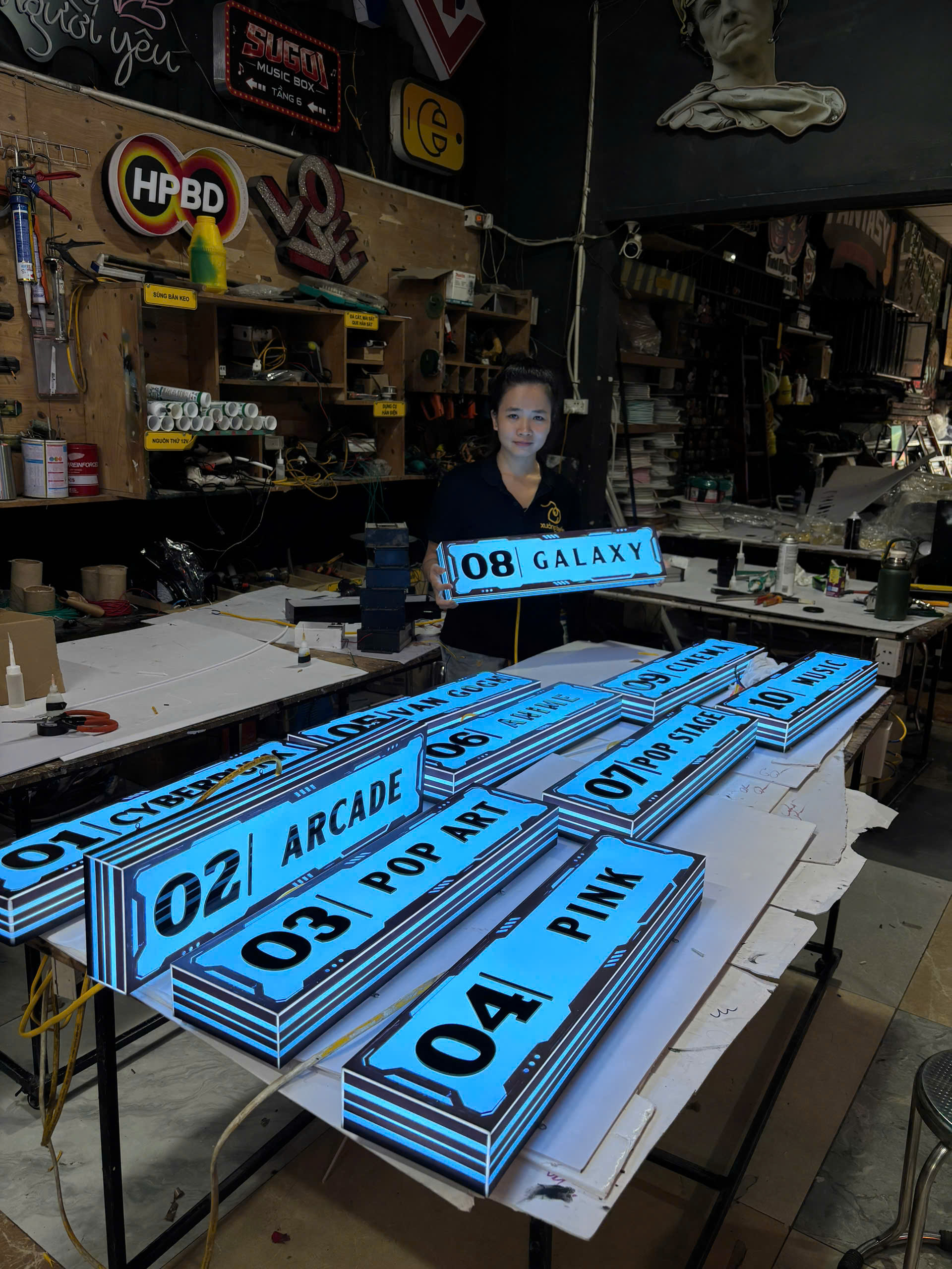 20+ mẫu biển số phòng MusicBox đẹp ấn tượng 2 Mẫu biển số phòng MusicBox