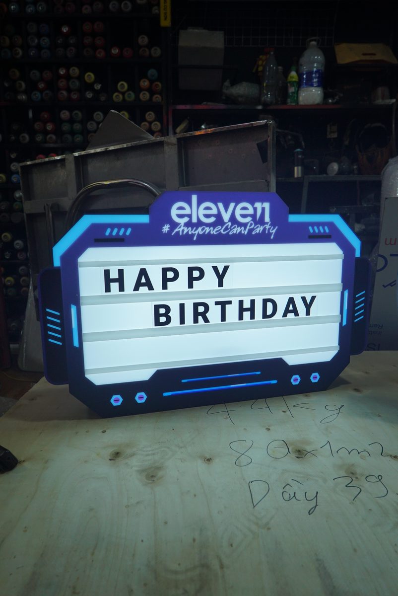 Bảng LED cầm tay Happy Birthday cho quán bar, nhà hàng 6 Bảng LED cầm tay Happy Birthday dạng ngang có tay cầm